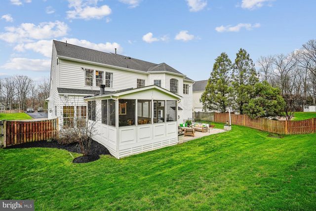 22527 FOREST RUN DR, Ashburn, VA 20148