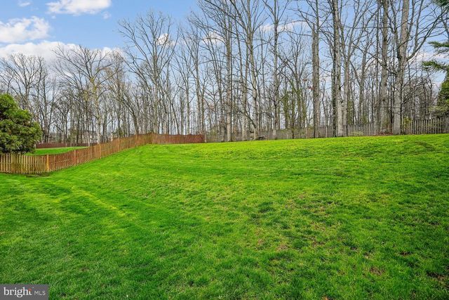 22527 FOREST RUN DR, Ashburn, VA 20148
