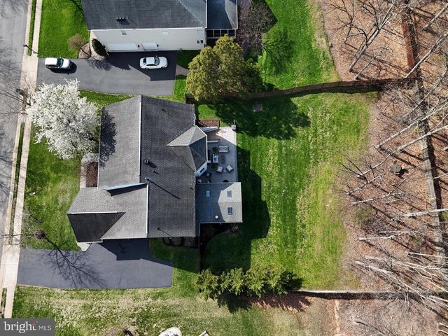 22527 FOREST RUN DR, Ashburn, VA 20148