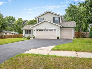 93 North Park Road, Machesney Park, IL 61115