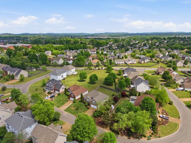 3024 Farmville Cir, Spring Hill, TN 37174