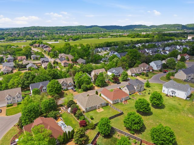 3024 Farmville Cir, Spring Hill, TN 37174