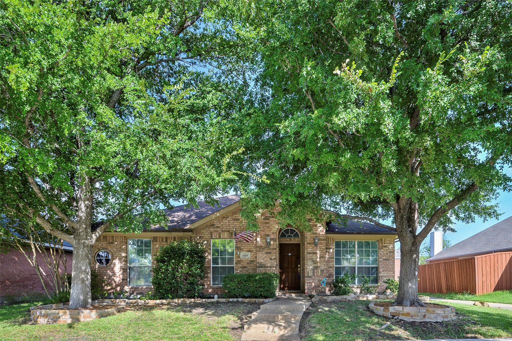 6101 Apache Drive, The Colony, TX 75056