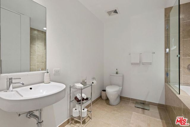 6250 Hollywood Boulevard 5J, Los Angeles, CA 90028