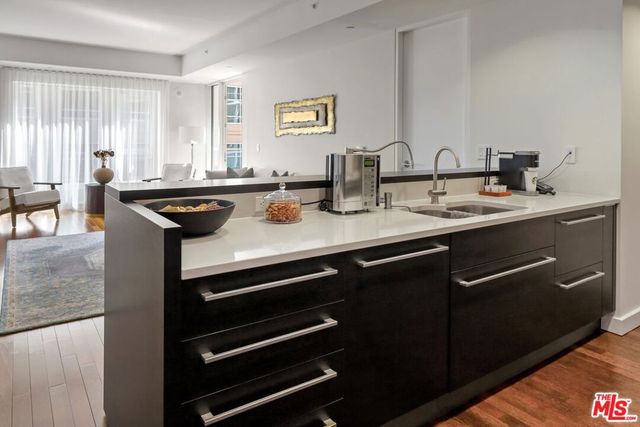 6250 Hollywood Boulevard 5J, Los Angeles, CA 90028