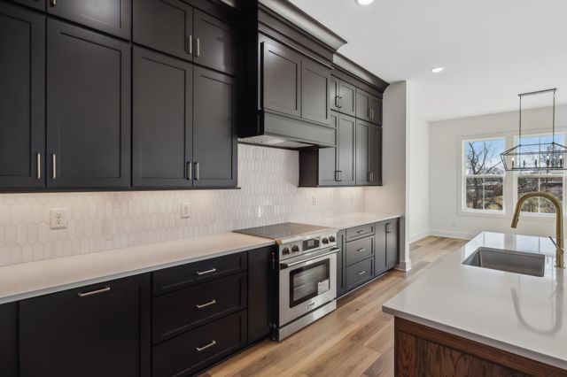 2426 Brittany Dr, Nashville, TN 37206