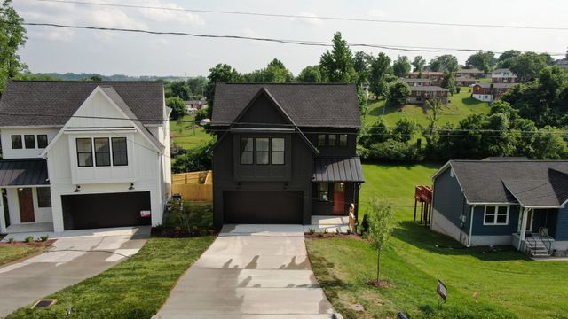 2426 Brittany Dr, Nashville, TN 37206