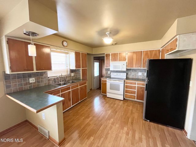 1922 Heatherdale Drive, Toledo, OH 43609