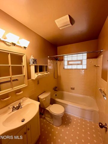 1922 Heatherdale Drive, Toledo, OH 43609