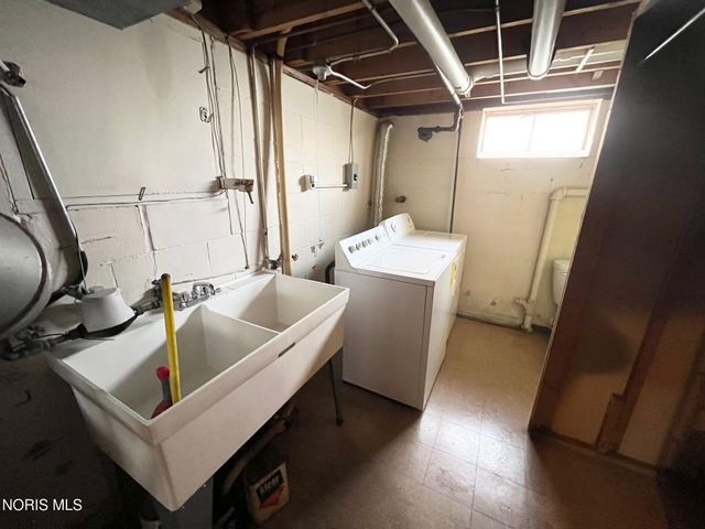 1922 Heatherdale Drive, Toledo, OH 43609