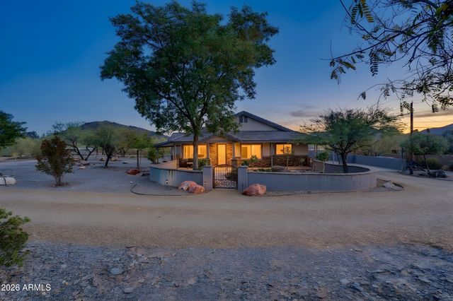 6056 E DOLOMORA Place, Cave Creek, AZ 85331
