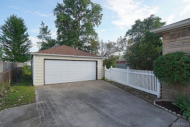 1185 Cleveland Drive, Cheektowaga, NY 14225