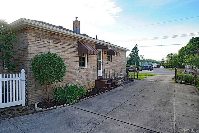 1185 Cleveland Drive, Cheektowaga, NY 14225