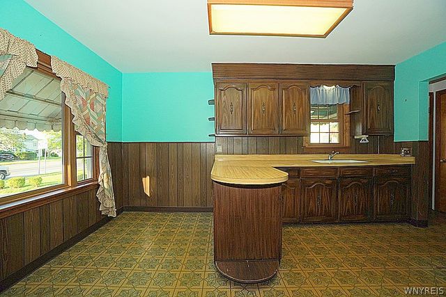 1185 Cleveland Drive, Cheektowaga, NY 14225