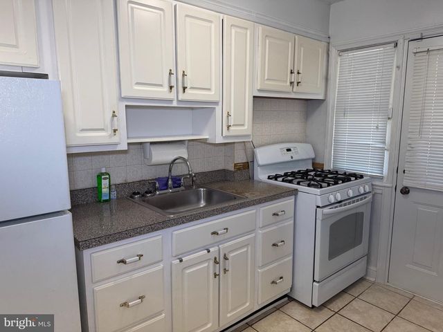 3229 12TH PL SE, Washington, DC 20032