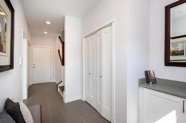 3233 S Stewart Avenue, Chicago, IL 60616