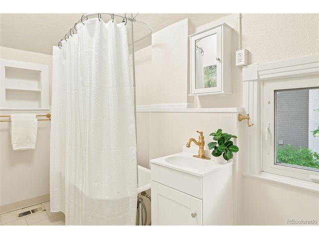 3628 Alcott St, Denver, CO 80211