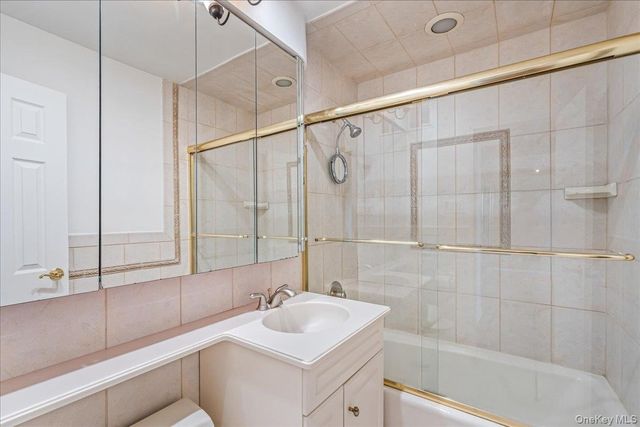 18-15 215th Street 17L, Bayside, NY 11360