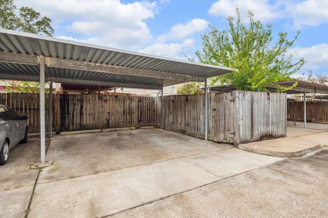 1428 Silverpines Road 428, Houston, TX 77062