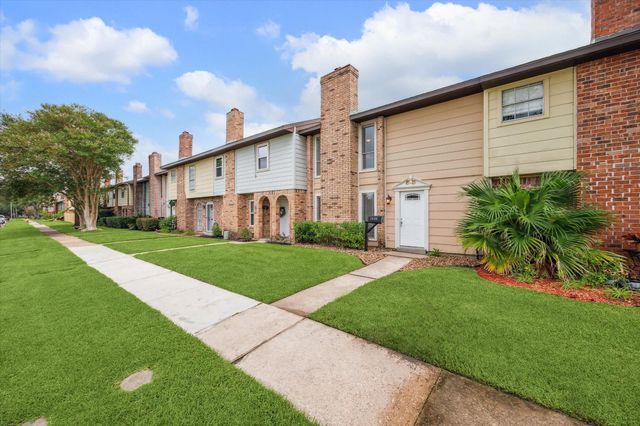 1428 Silverpines Road 428, Houston, TX 77062