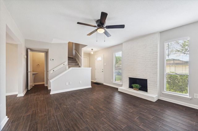 1428 Silverpines Road 428, Houston, TX 77062