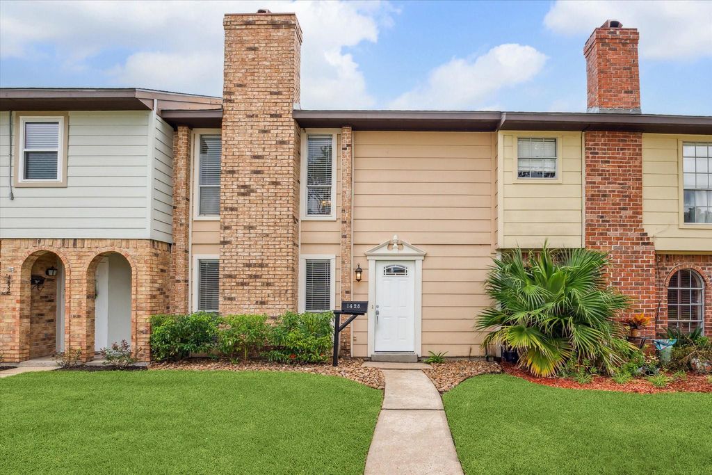 1428 Silverpines Road 428, Houston, TX 77062