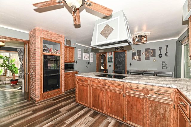 W267S7535 Olympia COURT N, Waukesha, WI 53189