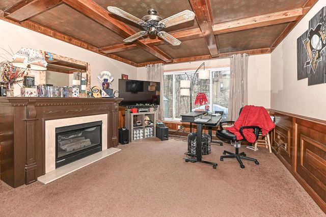 W267S7535 Olympia COURT N, Waukesha, WI 53189