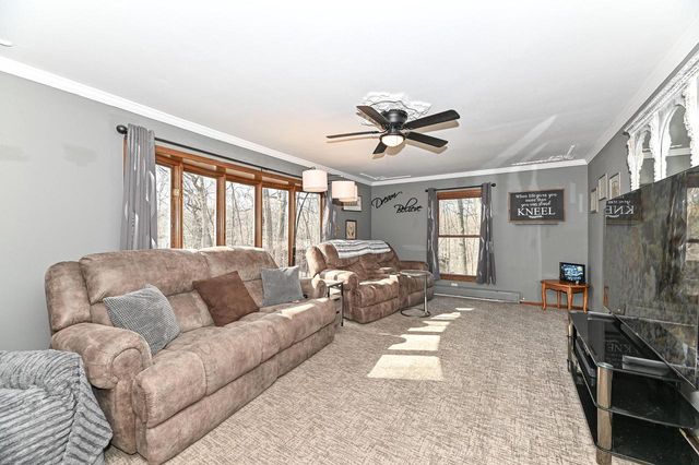 W267S7535 Olympia COURT N, Waukesha, WI 53189