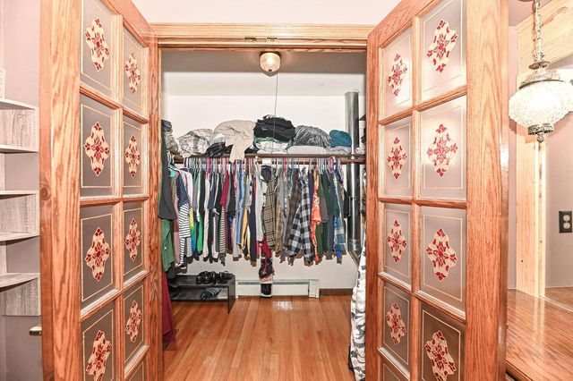 W267S7535 Olympia COURT N, Waukesha, WI 53189