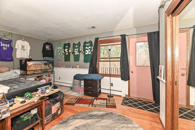 W267S7535 Olympia COURT N, Waukesha, WI 53189