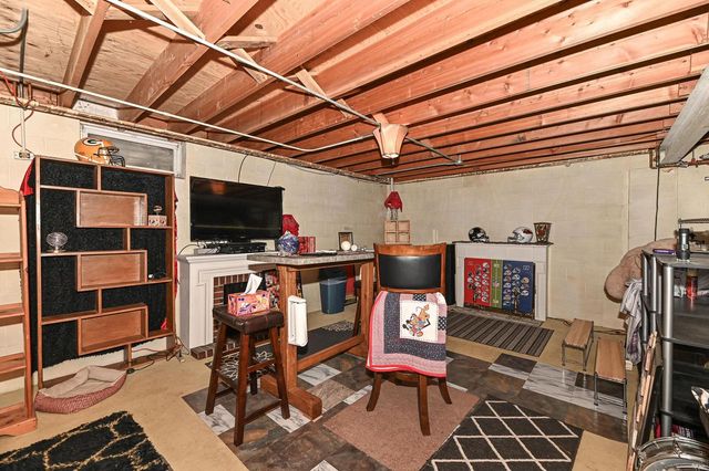 W267S7535 Olympia COURT N, Waukesha, WI 53189