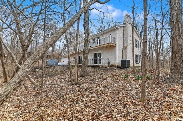 W267S7535 Olympia COURT N, Waukesha, WI 53189