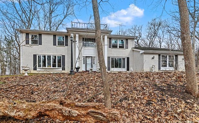 W267S7535 Olympia COURT N, Waukesha, WI 53189