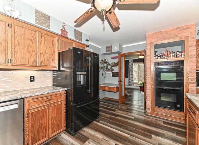 W267S7535 Olympia COURT N, Waukesha, WI 53189