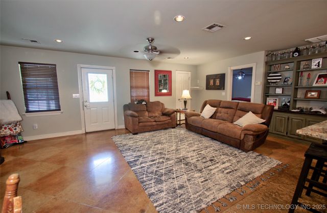 2430 S 31 Street E, Muskogee, OK 74403
