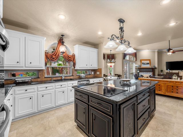 5830 Desert Oak Way, Spring, TX 77379