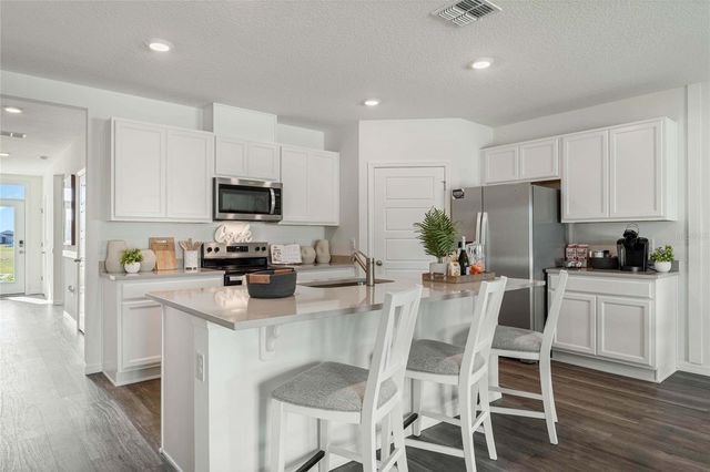 8553 CAPE FOX COVE, Lakeland, FL 33810