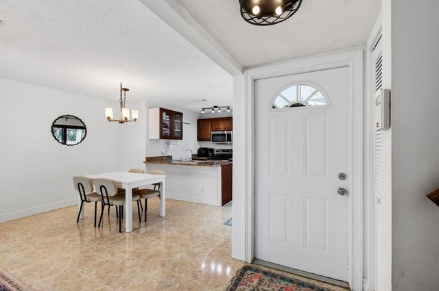 22380 Pineapple Walk Drive, Boca Raton, FL 33433