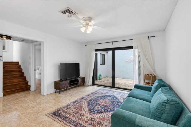 22380 Pineapple Walk Drive, Boca Raton, FL 33433