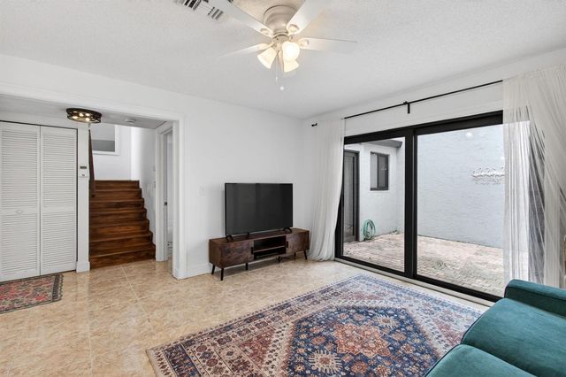22380 Pineapple Walk Drive, Boca Raton, FL 33433