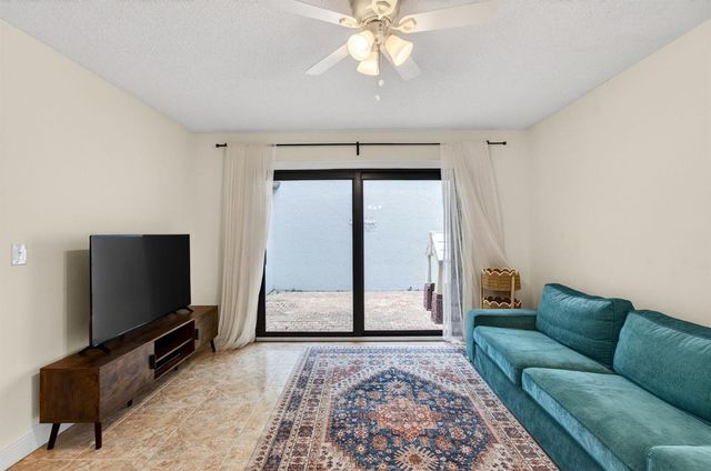 22380 Pineapple Walk Drive, Boca Raton, FL 33433