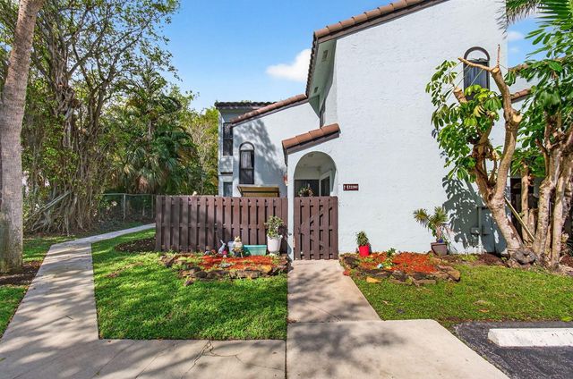 22380 Pineapple Walk Drive, Boca Raton, FL 33433