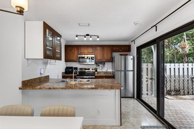 22380 Pineapple Walk Drive, Boca Raton, FL 33433