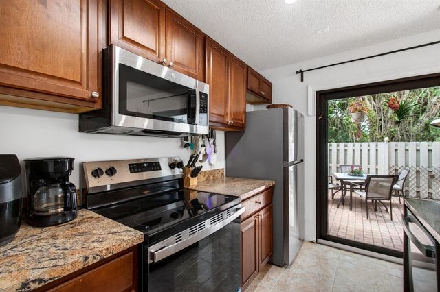 22380 Pineapple Walk Drive, Boca Raton, FL 33433