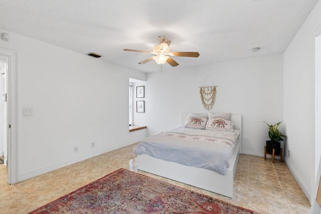 22380 Pineapple Walk Drive, Boca Raton, FL 33433