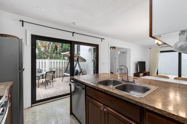 22380 Pineapple Walk Drive, Boca Raton, FL 33433