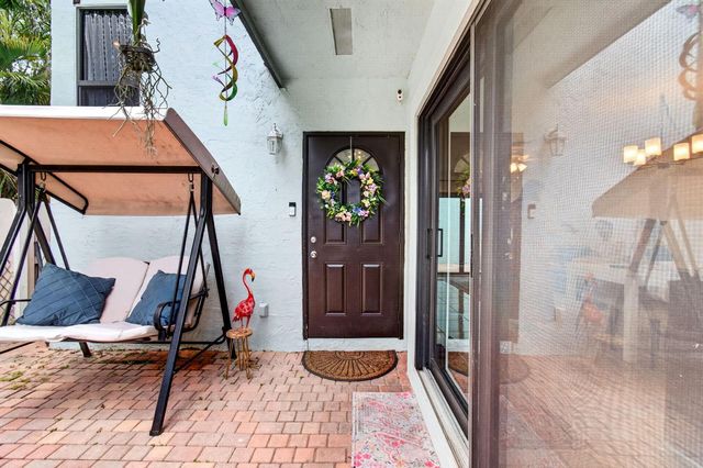 22380 Pineapple Walk Drive, Boca Raton, FL 33433