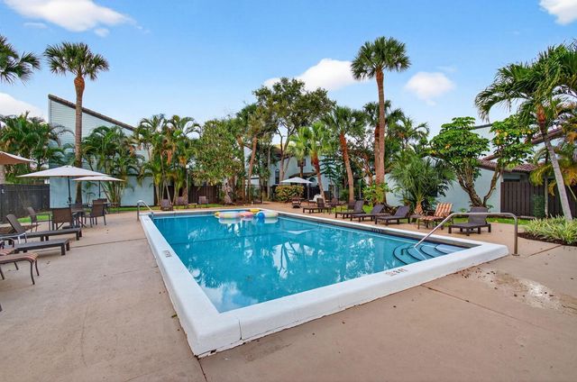 22380 Pineapple Walk Drive, Boca Raton, FL 33433