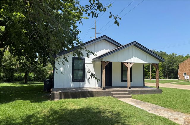 2038 N Quincy Avenue, Tulsa, OK 74106